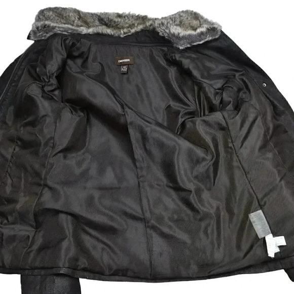 Danier Leather Jacket Brown Faux Fur Collar  Size Medium - Picture 10 of 13